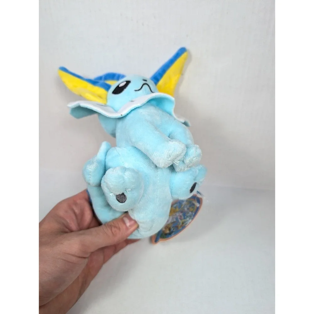 READ Pokemon Center Flareon & Tomy Vaporeon Plush Lot NWT